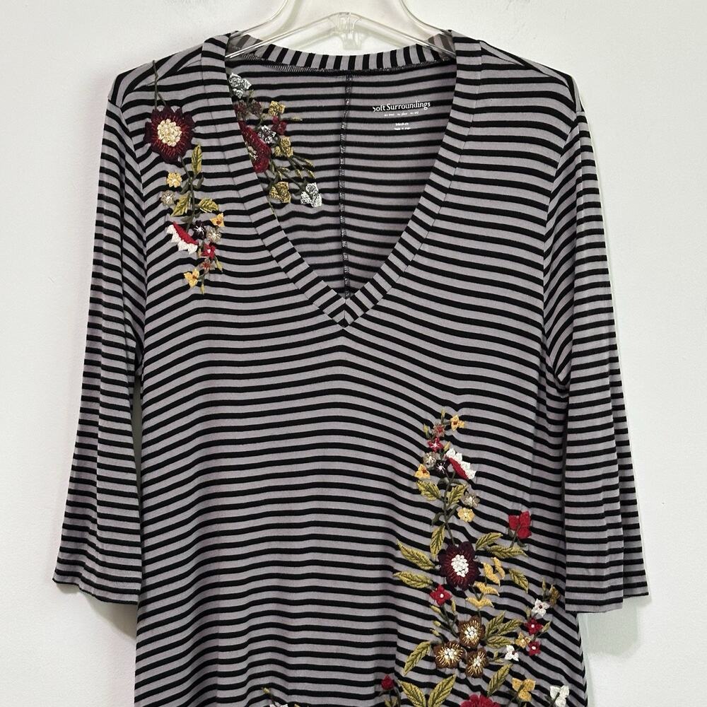 Soft Surroundings Tunic Top M Gray Stripe Embroidered Shark Bite Hem Soft FLAW - Picture 3 of 10